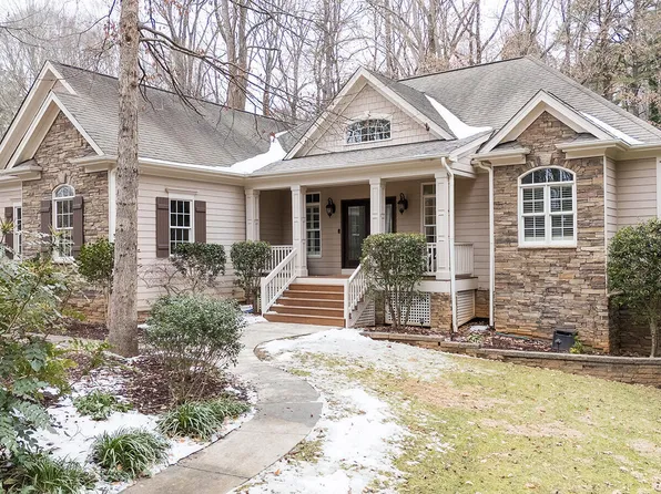 6801 Valley Lake Dr, Raleigh, NC 27612