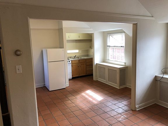4th image of 725 N Corona St APT 7