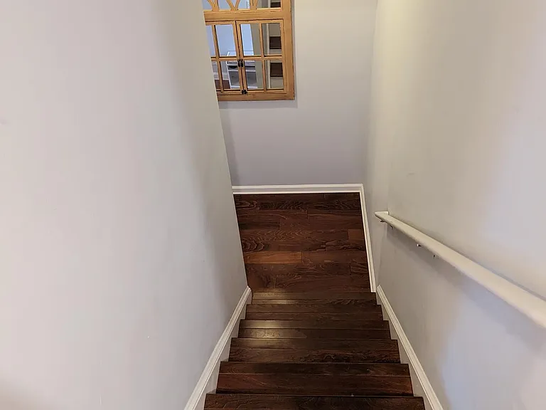 690 Terry St SE — Photo 8