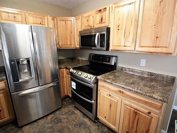 5th image of 2211 S Cypress St
