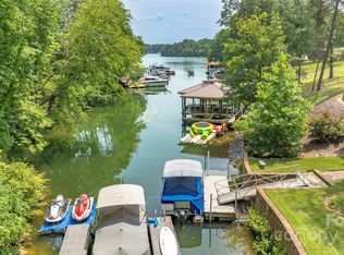4478 Lake Dr, Sherrills Ford, NC 28673