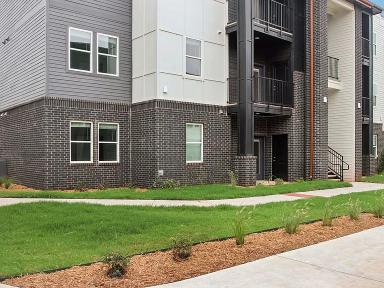 Portland Place Apartments — Photo 96