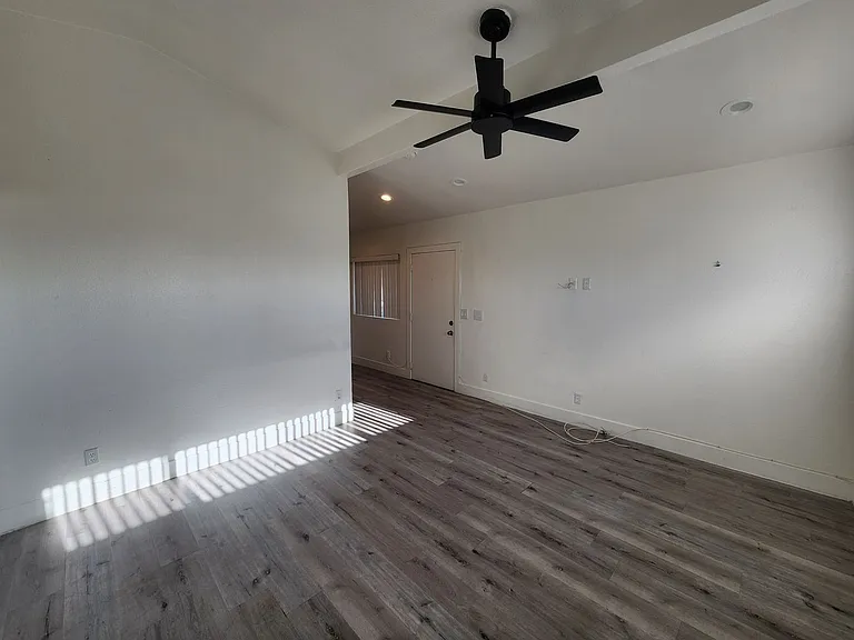 211 S 13th St #6 — Photo 7