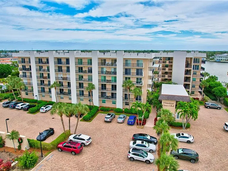 3500 Gulf Shore Blvd N #408 — Photo 27