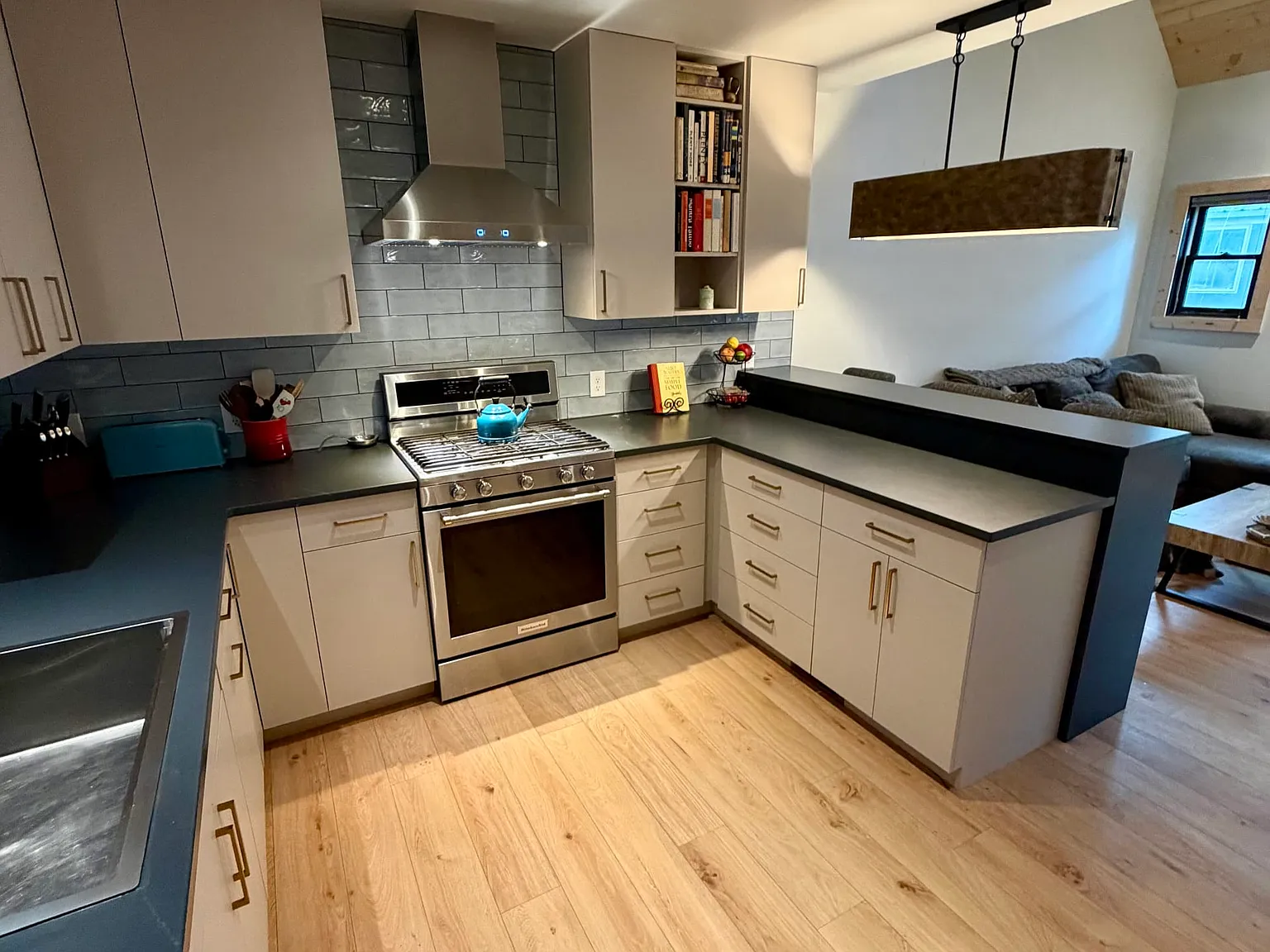 2 bed, $4,000 — Photo 4
