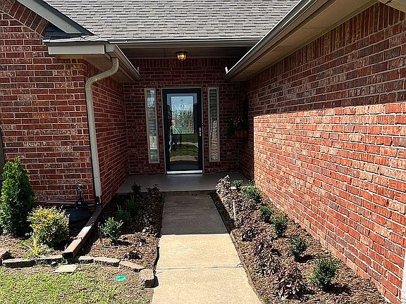 2nd image of 2517 Sutton Ct