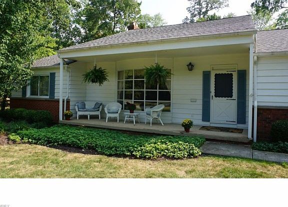 2nd image of 24325 Hilliard Blvd