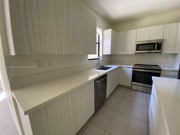 5th image of 10564 NW 81st Ter #105