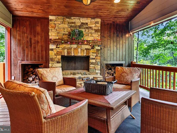 457 E Catoctin Dr, Wintergreen Resort, VA 22967