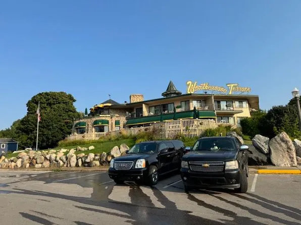 104 W Dixon Ave #2, Charlevoix, MI 49720