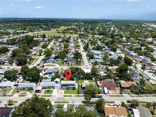 4311 SW 24th St — Photo 2