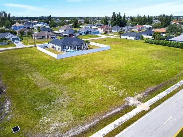 2806 Tropicana PKWY W, CAPE CORAL, FL 33993
