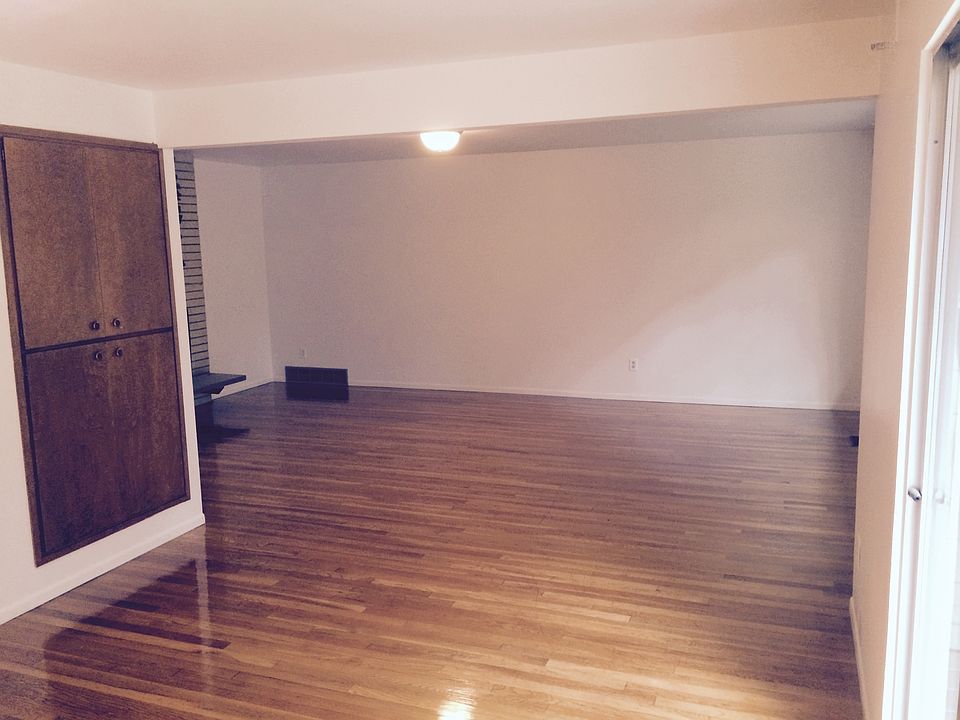 Living Room - Upstairs