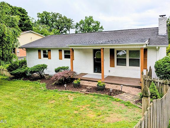 3rd image of 4510 Ronald Dr