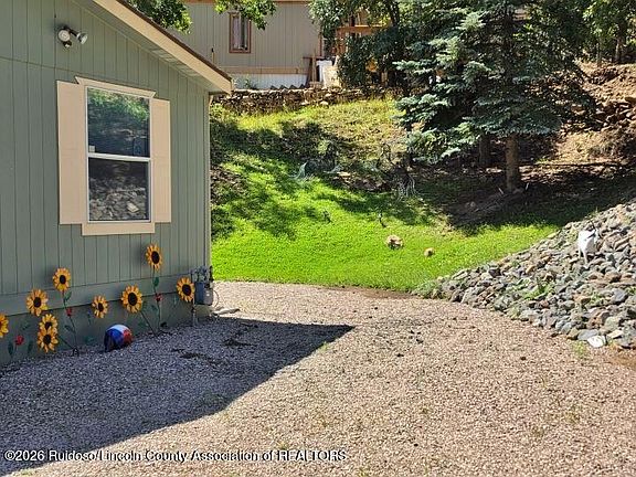 4th image of 205 S Oak Dr