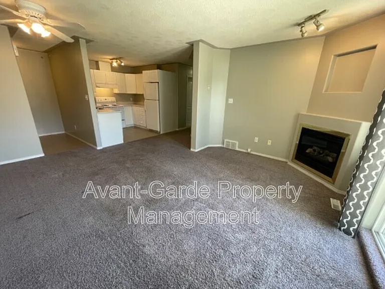 4405 37th St #9 — Photo 4