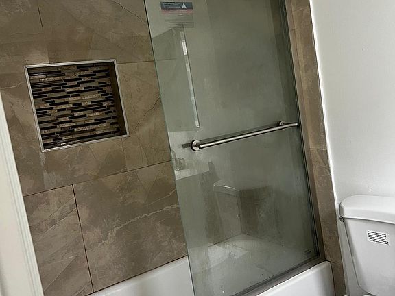 5th image of 1309 W 62nd St #1309