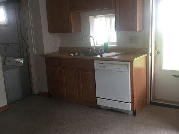 4th image of 448 Vine St