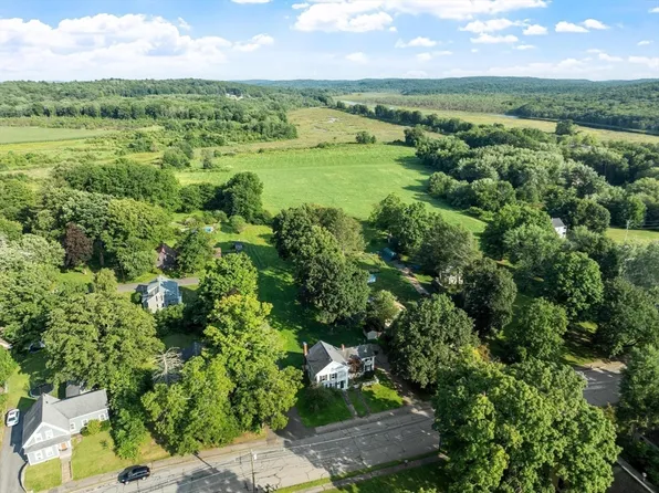 48 Central St, West Brookfield, MA 01585