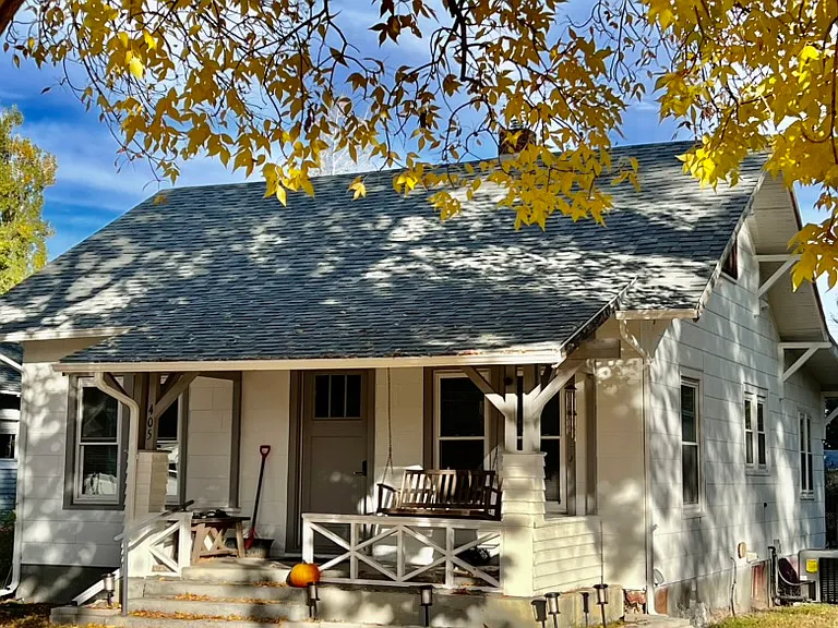 405 S 6th St — Photo 1