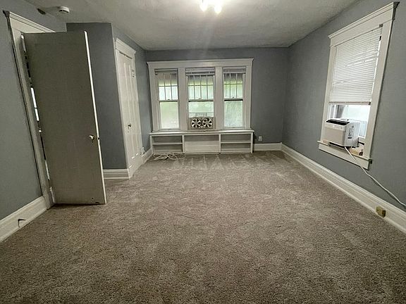 5th image of 1338 Washtenaw Ave APT 6