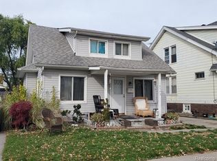 18543 Ruth St, Melvindale, MI 48122