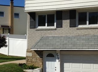2759 Maxwell St, Philadelphia, PA 19136