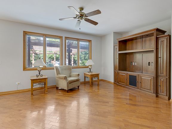 4th image of 6516 Fairfax Ct