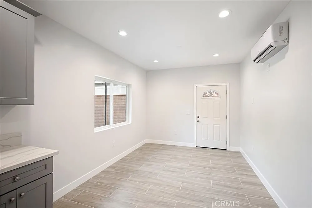 1 bed, 500 sqft, $2,250 — Photo 3
