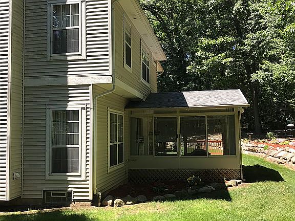 3rd image of 1912 Woodridge Ct