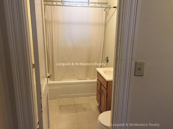 3rd image of 185 Chestnut Hill Ave #2U