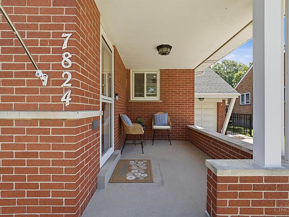 4th image of 7824 Colton Ln