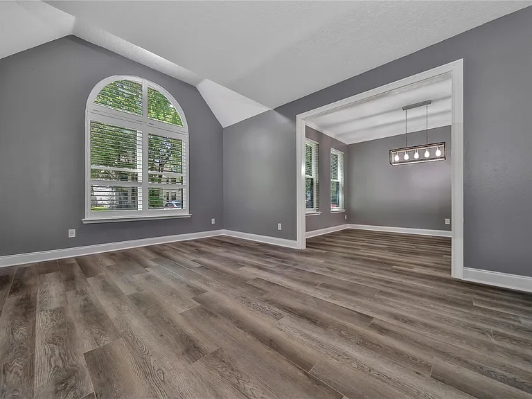 11 Windledge Pl — Photo 14