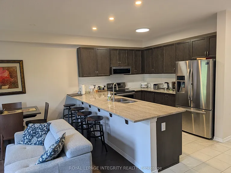 3230 Harvester Cres — Photo 6