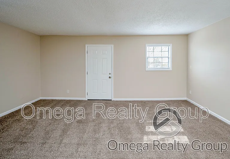 Camelot Apartments — Photo 45
