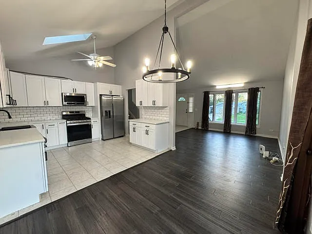 2S151 Avondale Ln — Photo 6