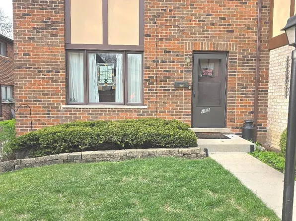 18W152 Buckingham Ln, Villa Park, IL 60181