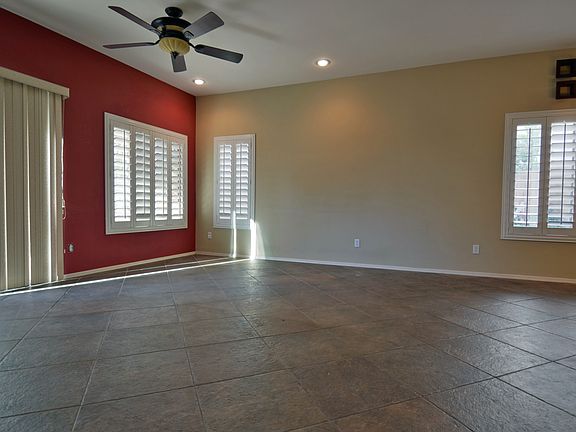 3rd image of 4880 E Colonial Dr