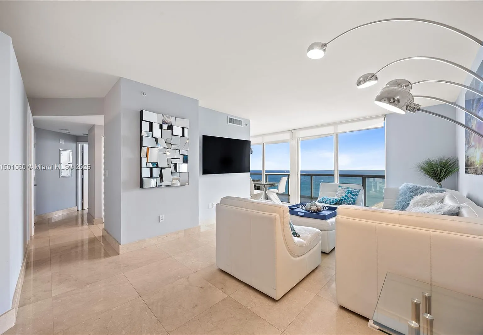 Akoya Condo — Photo 4