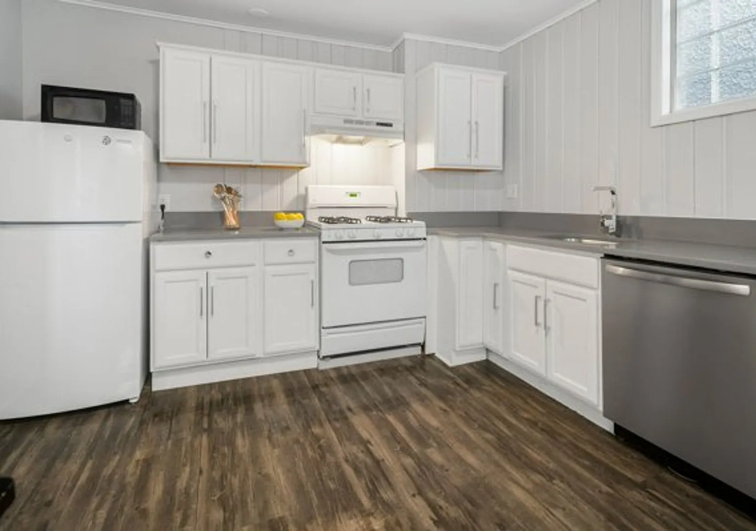 1005-1007 N Aurora St, LLC — Photo 2