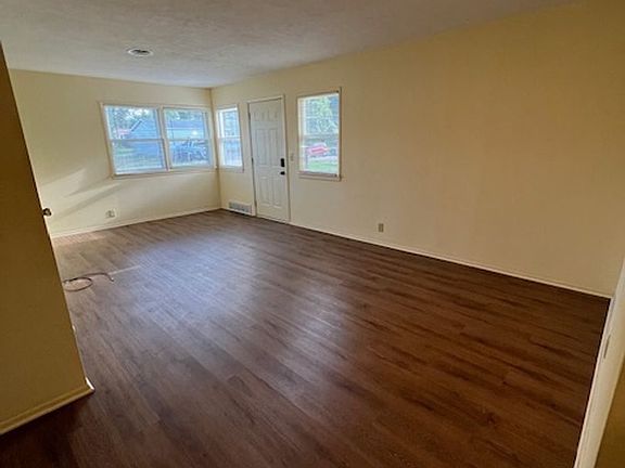 4th image of 6159 Hillsdale Ave