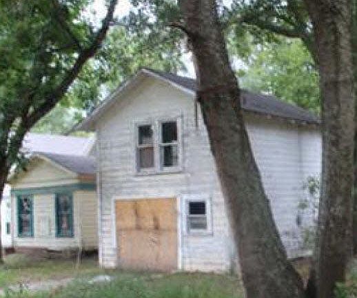 3rd image of 502 W Drew St