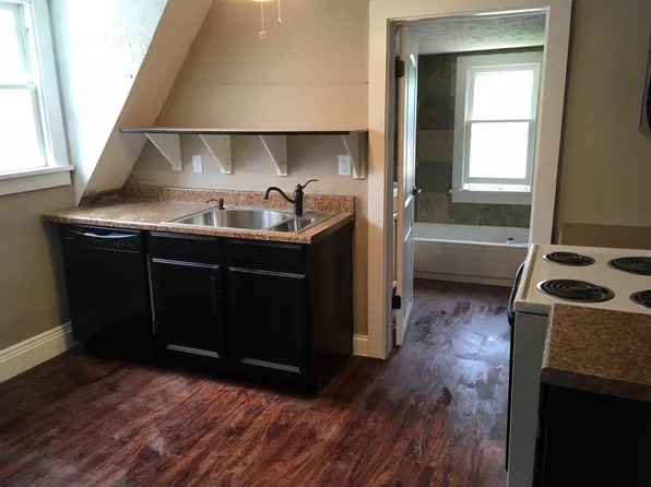 23 1st Ave #Up, Bedford, OH 44146