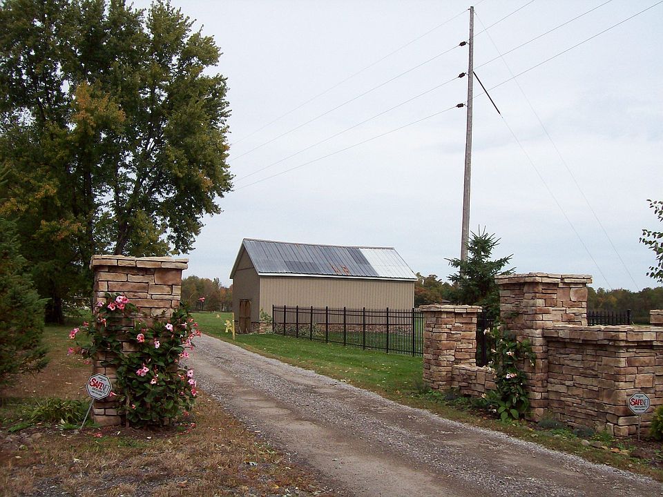 Front Entrance Common Shed