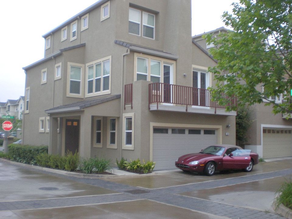 2nd image of 1479 Merrill Pl