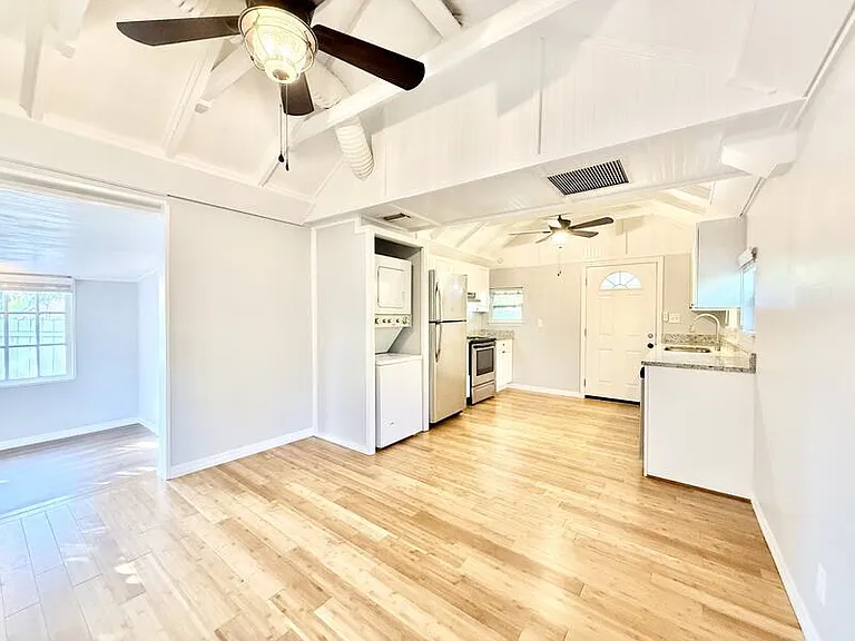 713 Smith St — Photo 19
