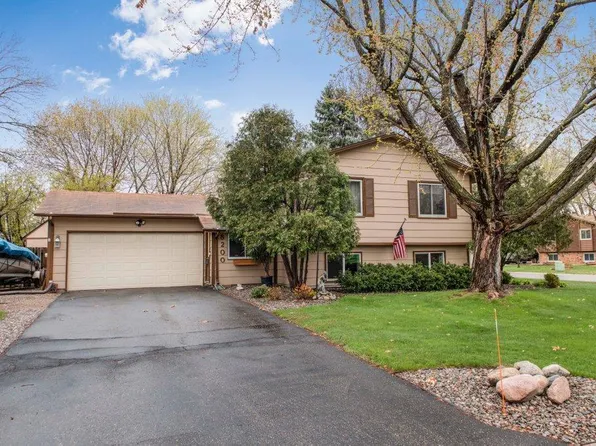 8200 Newton Ave N, Brooklyn Park, MN 55444