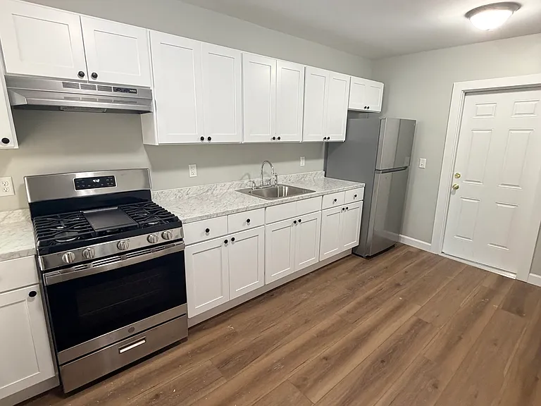 8 Arch St #2 — Photo 1