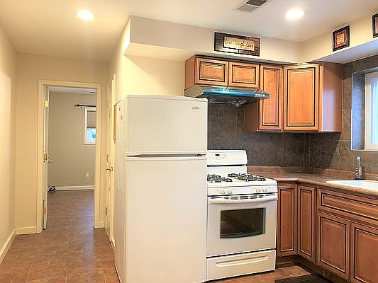 4th image of 414 Leverett Ave Floor 1