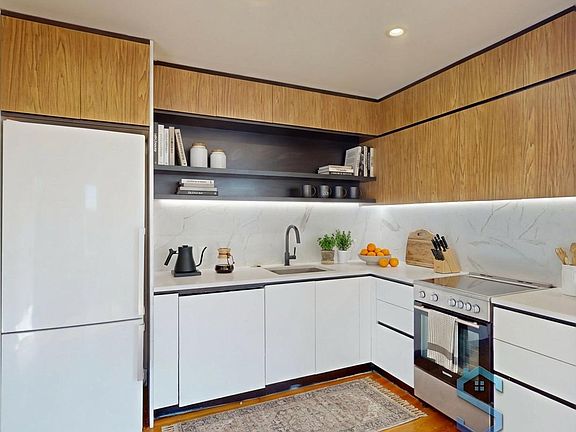 4th image of 1348 Ocean Ave #7F